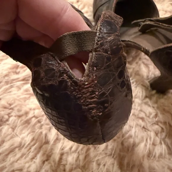VTG 1940s or 50s Alligator Pumps Brown Leather Women